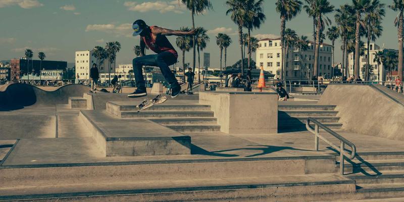 从《清平乐》到《长安十二时辰》：揭秘千子彩历史妆容的美妆技巧与造型考据