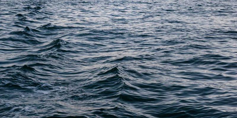 解锁专属妆容密码：基于千子色谱系的四季型人色彩诊断与美妆技巧